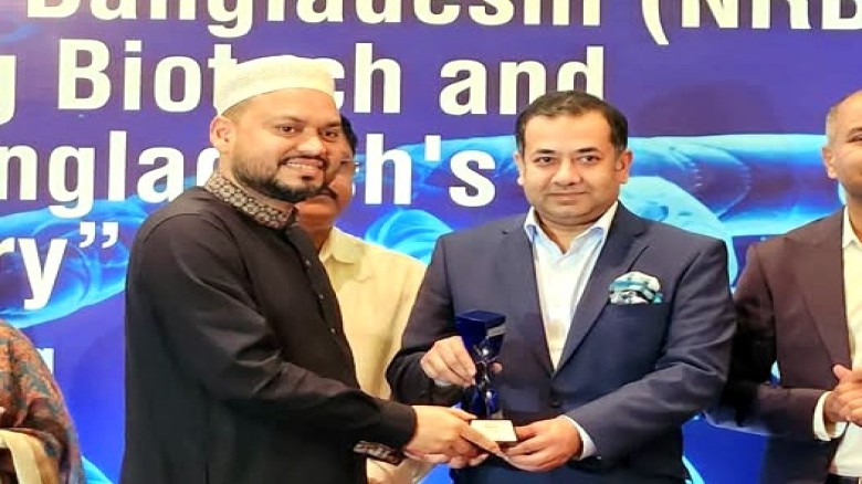 আন্তর্জাতিক গ্লোবাল হেলথ অ্যাওয়ার্ড পেলেন মীম শরৎ গ্রুপের ব্যবস্থাপনা পরিচালক মোহাম্মদ সোহাগ